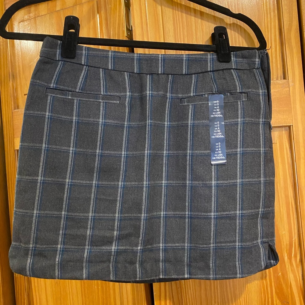 Gap mini skirt. New with tags